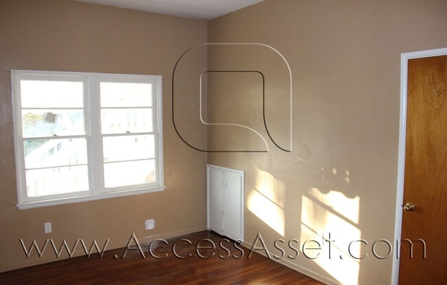 Charming 1 Bed/1 Bath Bottom Unit In The Heart Of Lake Elsinore!