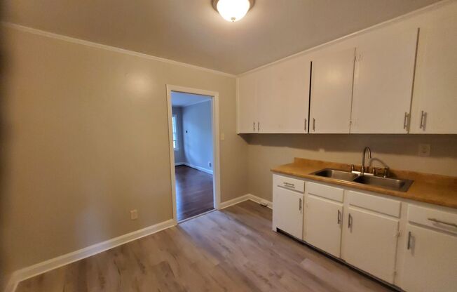 2 beds, 1 bath, 745 sqft, $1,350