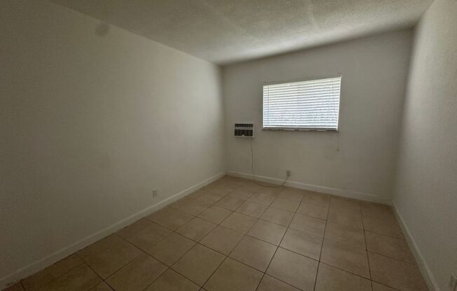 2 beds, 1 bath, 800 sqft, $1,625, Unit 7