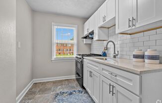 2 beds, 1 bath, 610 sqft, $1,155