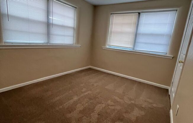 2 beds, 1 bath, $700