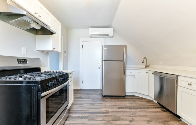 Studio, 1 bath, 400 sqft, $1,675, Unit 5