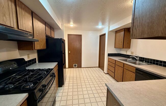 3 beds, 1.5 baths, 1,600 sqft, $3,000, Unit 17614