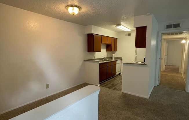 2 beds, 2 baths, 902 sqft, $1,004, Unit 240