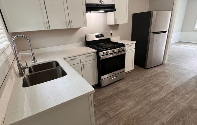 1 bed, 1.5 baths, 750 sqft, $1,059, Unit D11