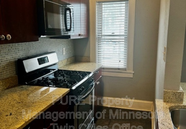 1 bed, 1 bath, 650 sqft, $900