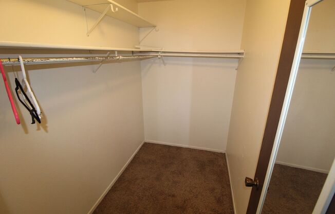 2 beds, 1 bath, 900 sqft, $1,095, Unit #5