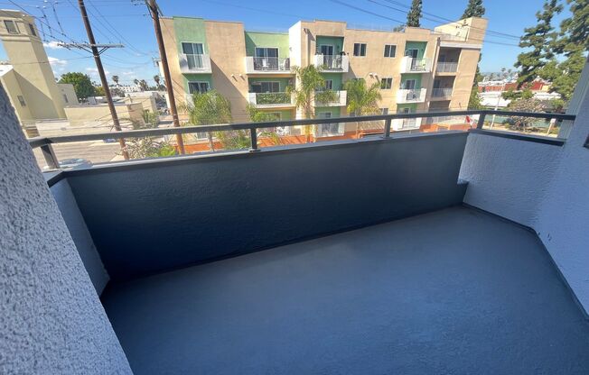 2 beds, 2 baths, 935 sqft, $1,998, Unit 301