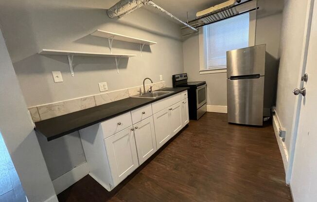 2 beds, 1 bath, 735 sqft, $1,000, Unit G-7