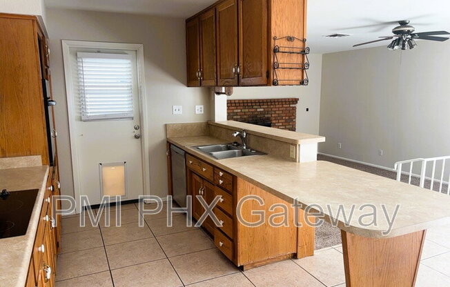 2140 E GEMINI DR