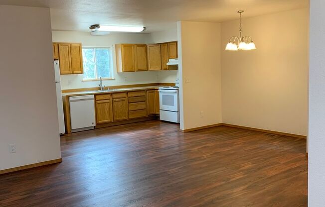 3 Bdrm 1.5 Ba | Muldoon & Tudor area | AVAILABLE NOW!!