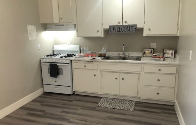 2 beds, 1 bath, 860 sqft, $1,825, Unit 10184D