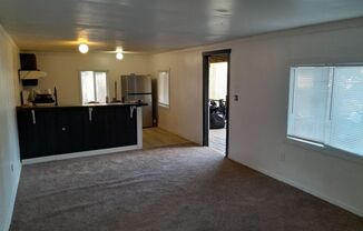 2 beds, 1 bath, $1,300