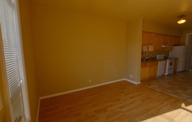 2 beds, 1 bath, $1,600, Unit 3