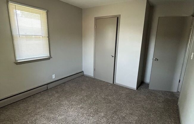 2 beds, 1 bath, $715