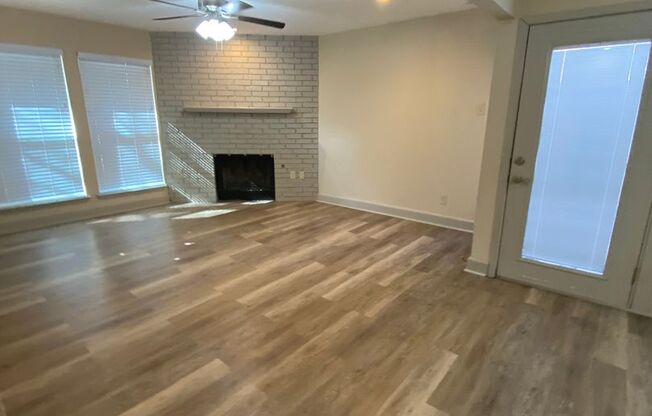 Frisco 3/2.5 Duplex Recently Renovated Available NOW