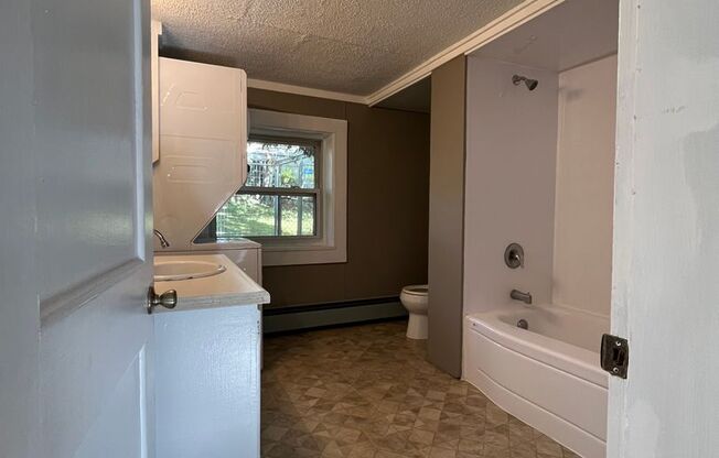 2 beds, 1 bath, $2,050