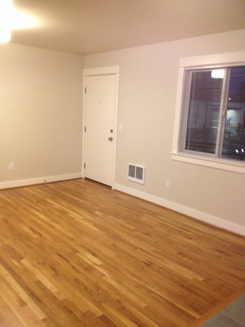 2 beds, 1 bath, $1,995, Unit 10