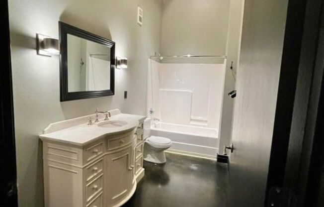 2 beds, 2 baths, 1,830 sqft, $3,490, Unit 609