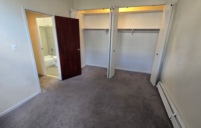 1 bed, 1 bath, 700 sqft, $1,400, Unit 1616 1G