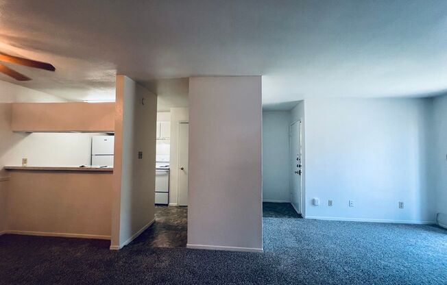 2 beds, 1 bath, 832 sqft, $1,190, Unit 708