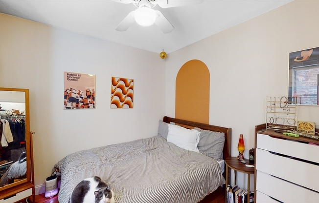 3 beds, 2 baths, 850 sqft, $4,795, Unit 21