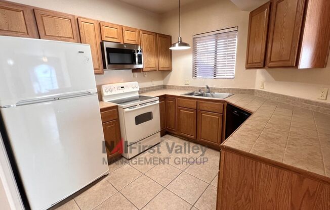 2 beds, 2 baths, $1,400, Unit Unit 2105