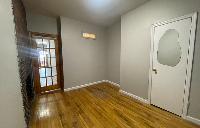 3 beds, 1 bath, $4,175, Unit 2