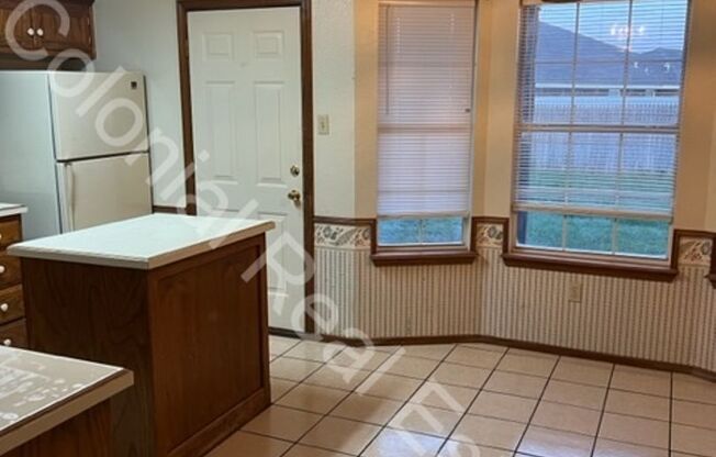 Spacious 3 Bed/2 Bath home with a fireplace!