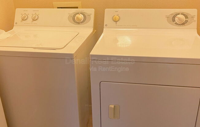 3 beds, 2 baths, 1,286 sqft, $1,695, Unit Apt 2120