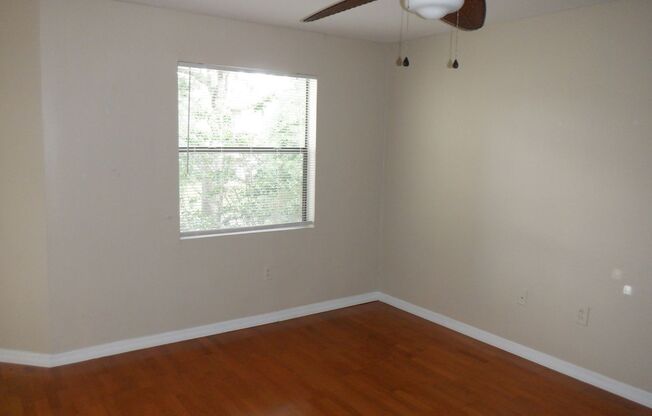 Lovely 2/2 Condo in Kissimmee right outside of Celebration. Just minutes to Disney!