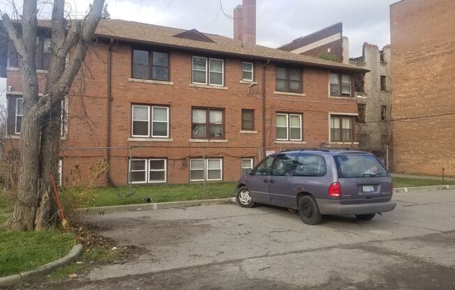 1BR LOWER UNIT APARTMENT WITH UTILITIES INCLUDED