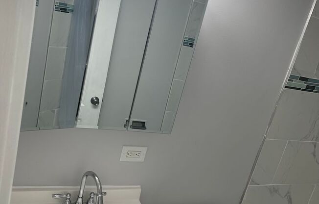 2 beds, 1 bath, $1,750, Unit 223