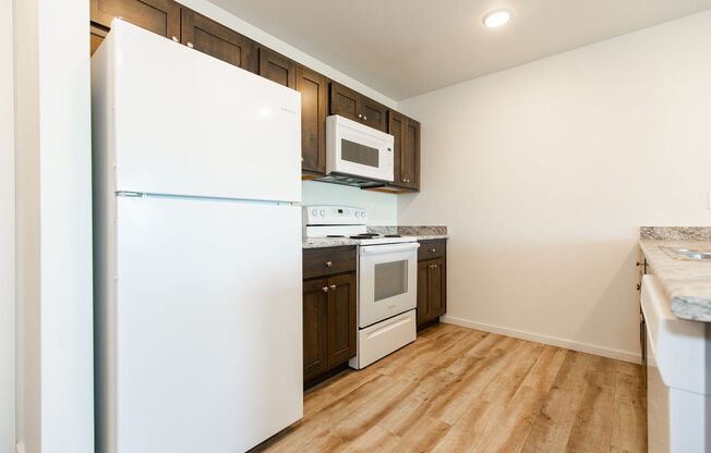 2 beds, 2 baths, 952 sqft, $1,695, Unit 106-302