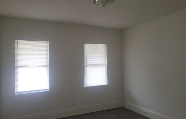 3 beds, 1 bath, 850 sqft, $1,195