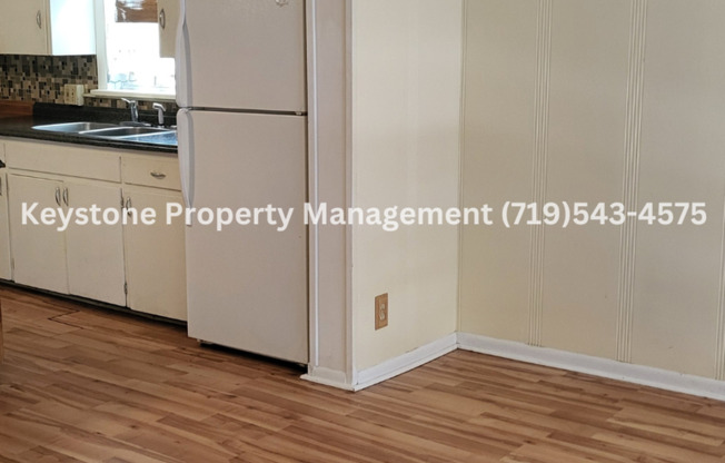 Downtown Apartment in 4-Plex with 2 Bedrooms/1 Bath $925/$925