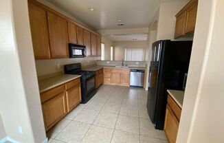 3 beds, 3 baths, $2,075, Unit 125-20-410-160