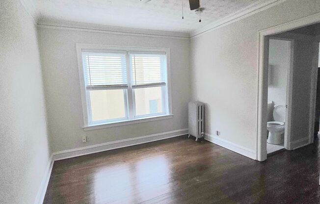 5736-52 S. Stony Island