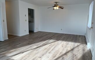 2 beds, 1 bath, $850, Unit 3027 Colton Blvd. #7