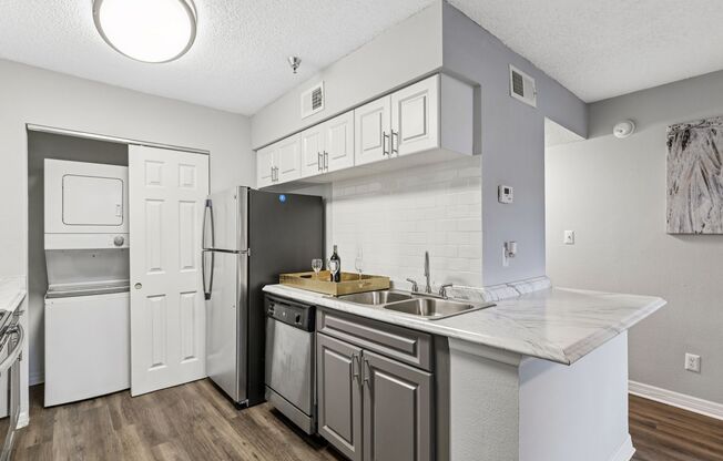 Buena Vista Apartments – Studio, 1 & 2 Bedrooms in a Prime Location