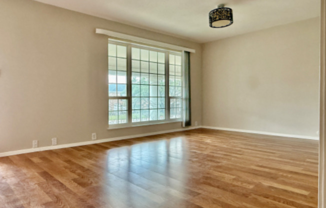 2101 Fountain View Drive