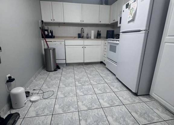 32 Whites Ave.
