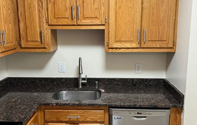 1 bed, 1 bath, 800 sqft, $1,775, Unit 5Y