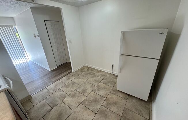 Studio, 1 bath, 550 sqft, $600, Unit 100