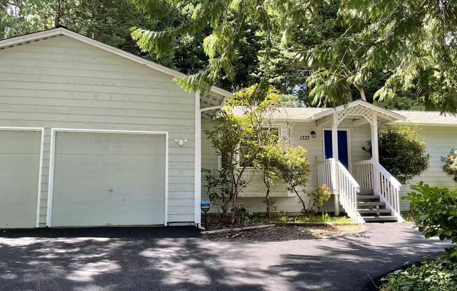 Beautiful & stunning 3-bed, 2-bath house in Sammamish for rent!