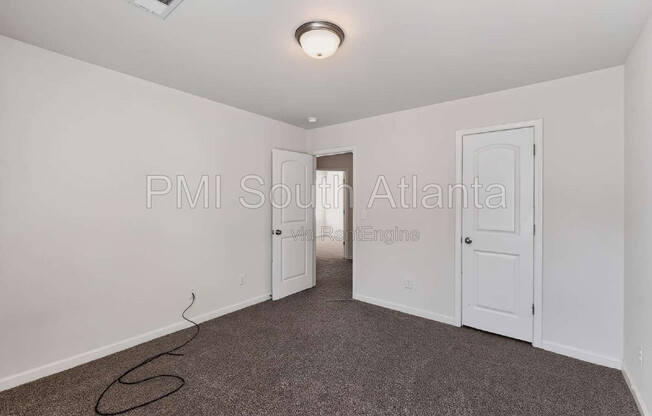 4 beds, 2.5 baths, 2,100 sqft, $1,950