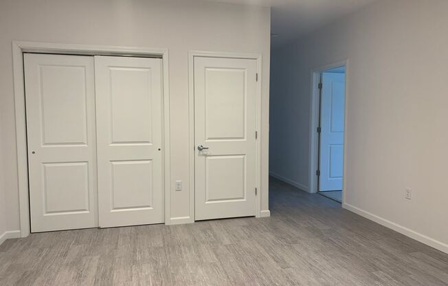 3 beds, 2 baths, 1,344 sqft, $1,665, Unit 226
