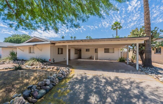 1001 E CAMPUS DR