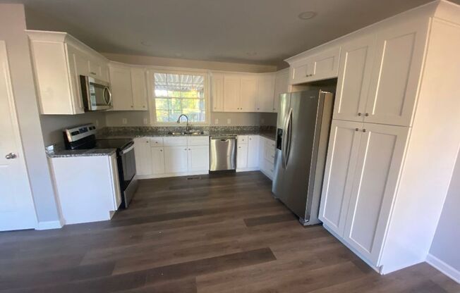 Ranch Style, Two Bedroom House in Donelson!