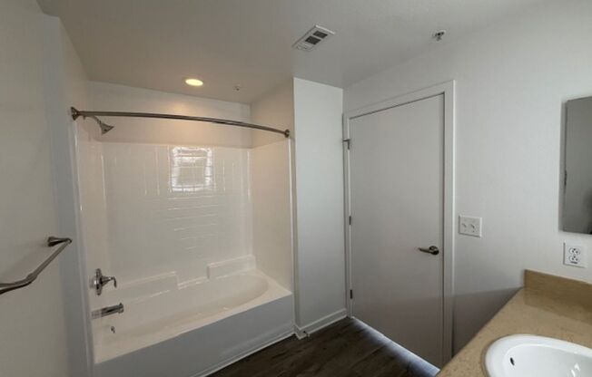 2 beds, 2.5 baths, 1,541 sqft, $3,850, Unit 472